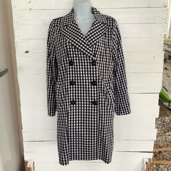 Lulu’s Jacket - Picture 1 of 4